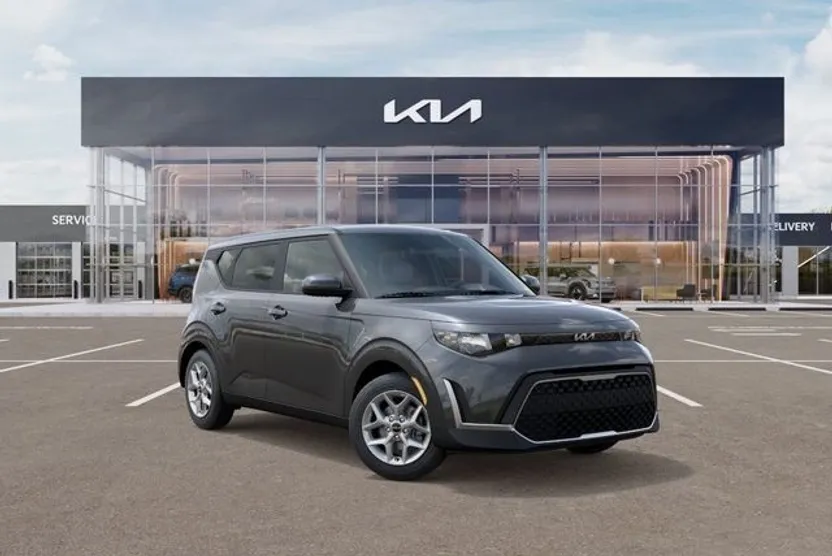 2025 Kia Soul LX photo 1