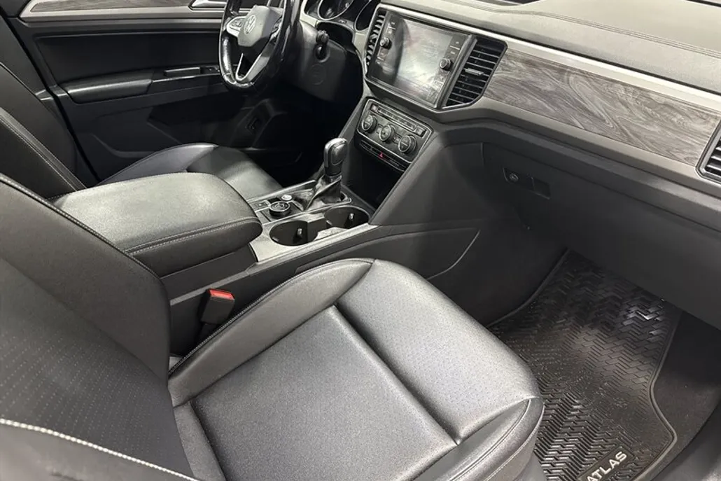 2020 Volkswagen Atlas Cross Sport photo 1