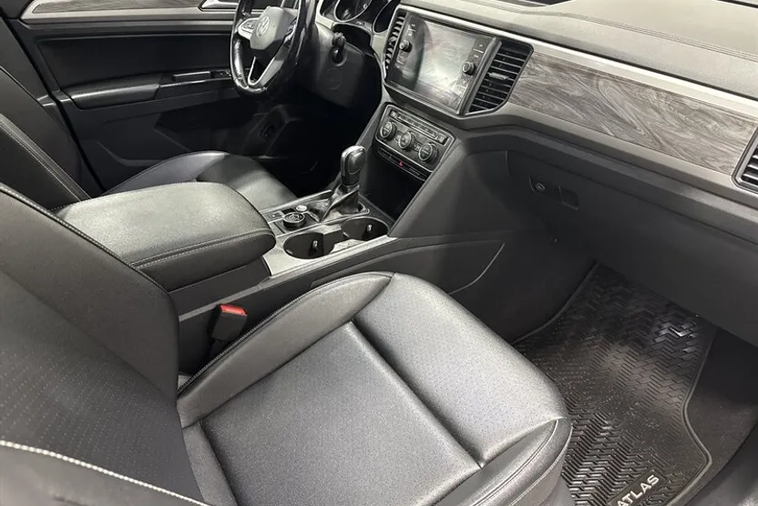 2020 Volkswagen Atlas Cross Sport photo 1