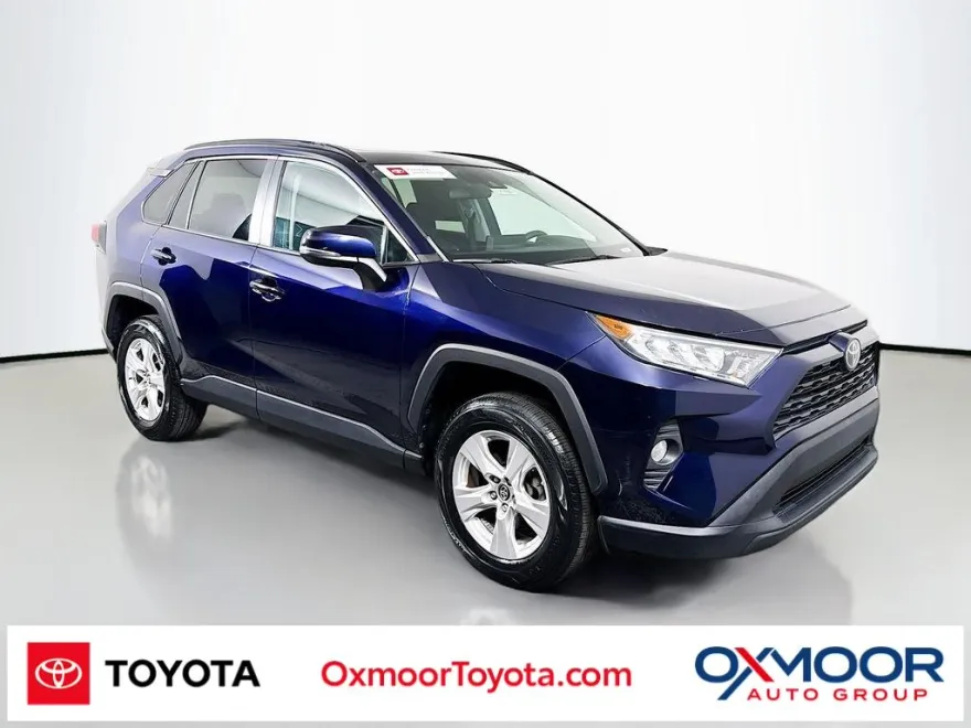 2019 Toyota RAV4 XLE photo 1