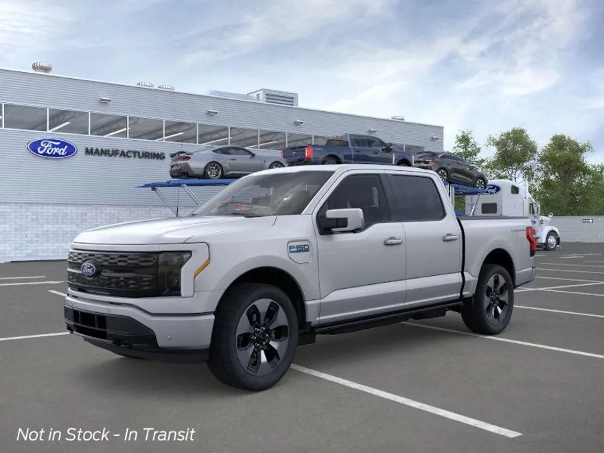 2025 Ford F-150 Lightning Platinum photo 1