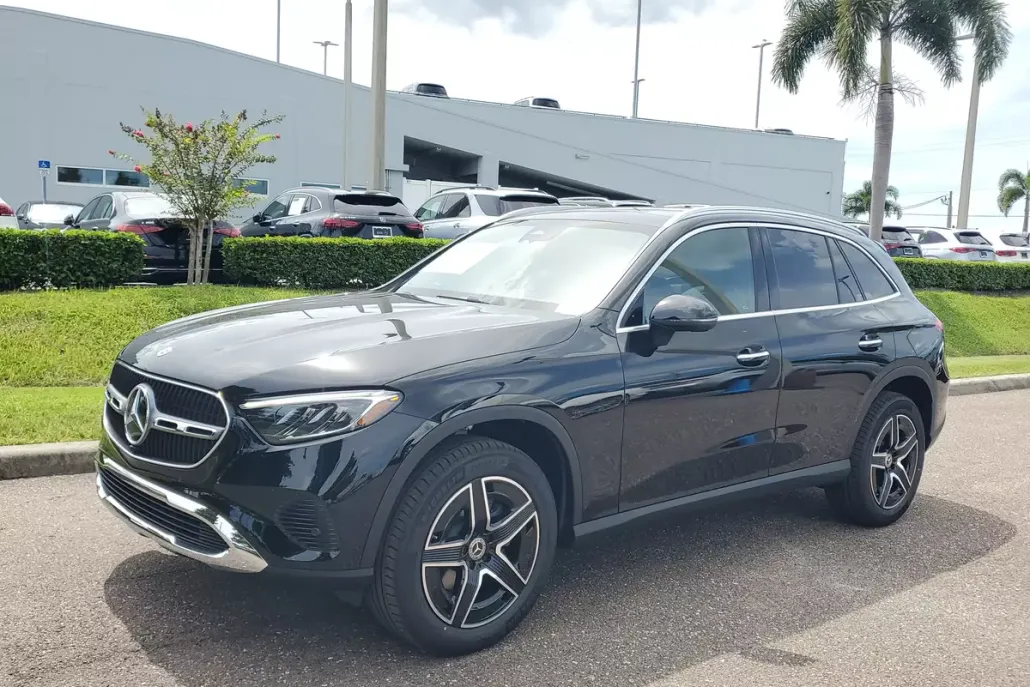 2026 Mercedes Benz GLC 300 4MATIC photo 1