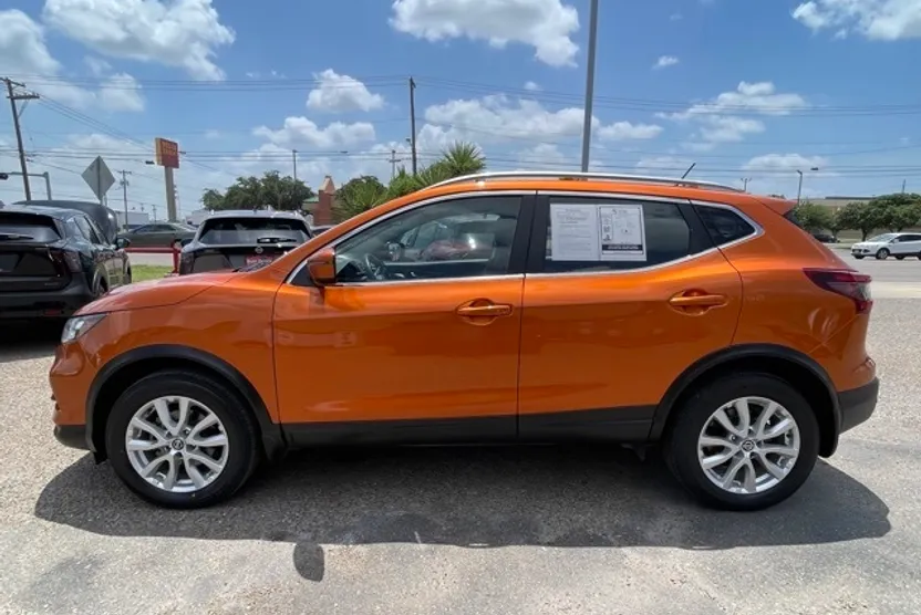 2022 Nissan Rogue Sport SV photo 1