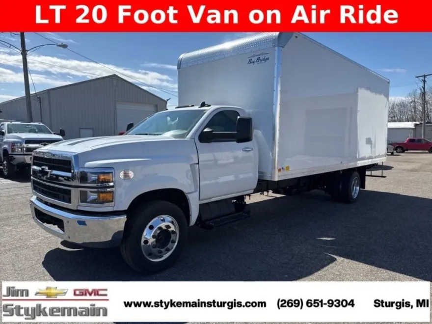 2023 Chevrolet Silverado 5500HD LT photo 1