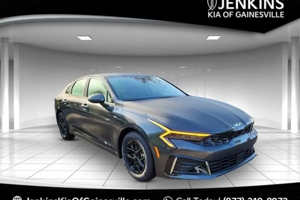 2025 Kia K5 LXS photo 1