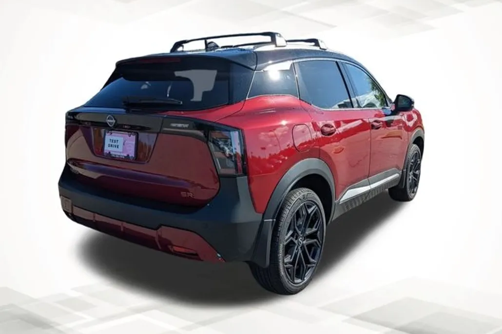 2025 Nissan Kicks SR photo 1