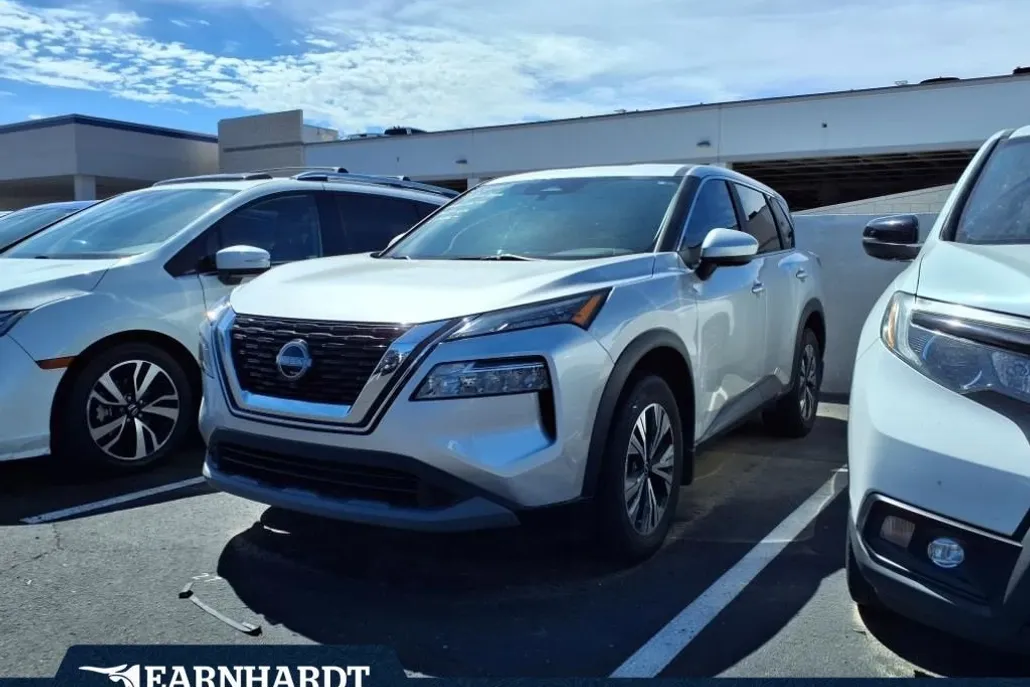 2023 Nissan Rogue SV photo 1