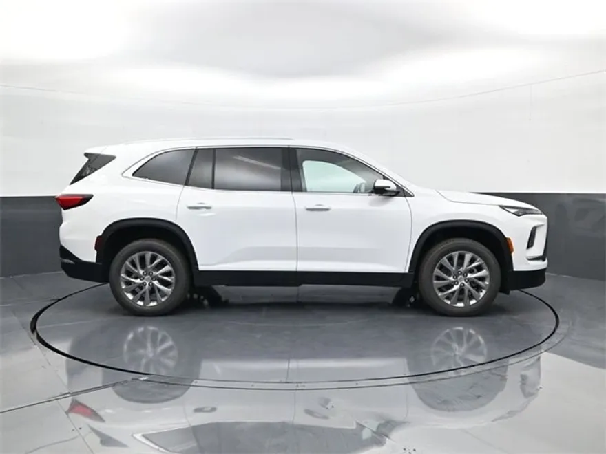 2026 Buick Enclave Preferred photo 2
