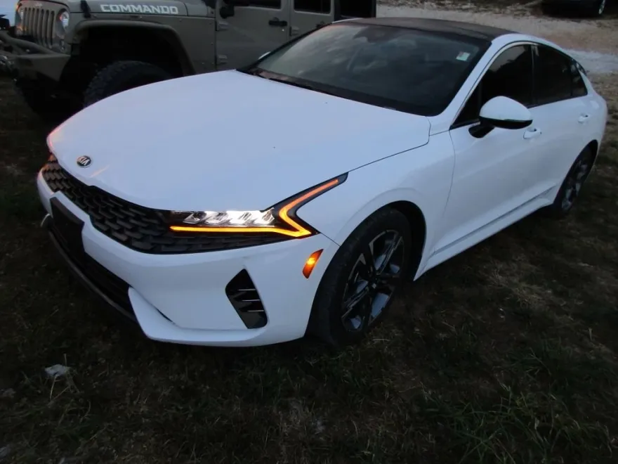 2021 Kia K5 EX photo 1