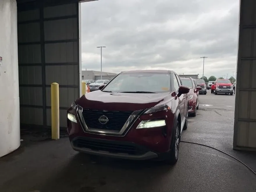 2023 Nissan Rogue SV photo 1