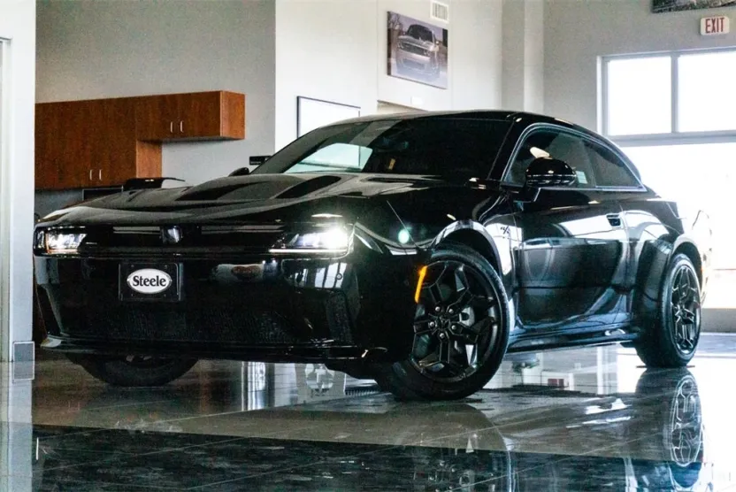 2025 Dodge Charger Daytona R/T AWD photo 1