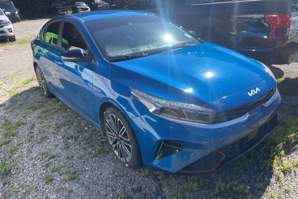 2023 Kia Forte GT photo 1