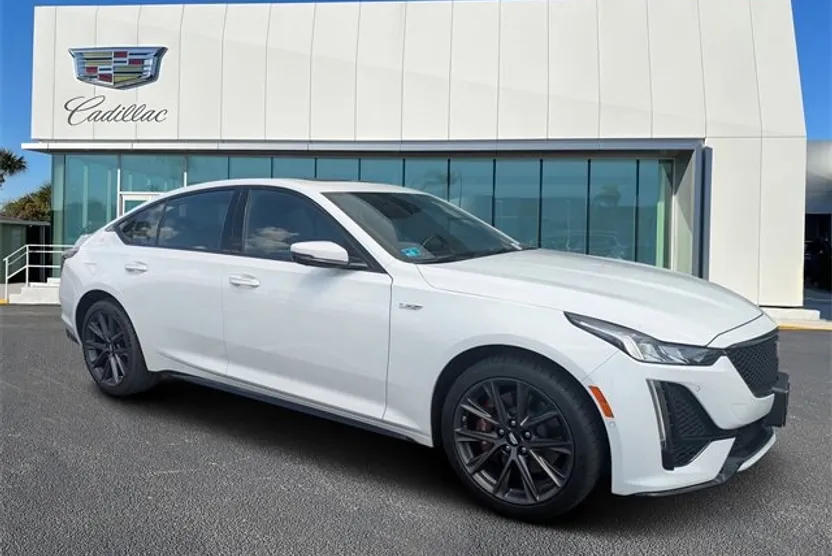 2024 Cadillac CT5 V photo 1