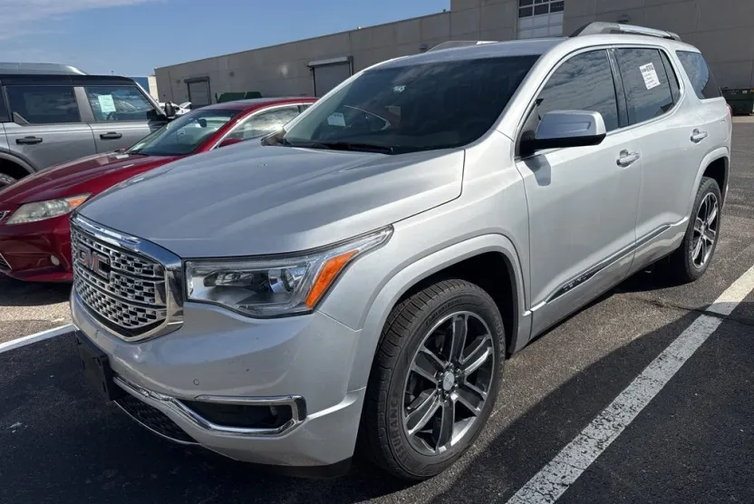 2017 Gmc Acadia Denali photo 1