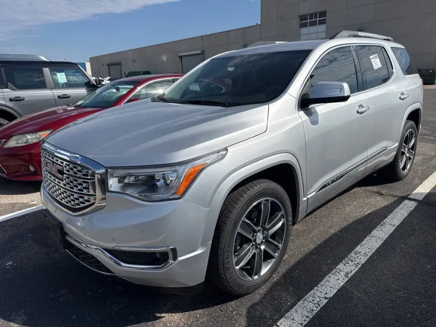 2017 Gmc Acadia Denali photo 1