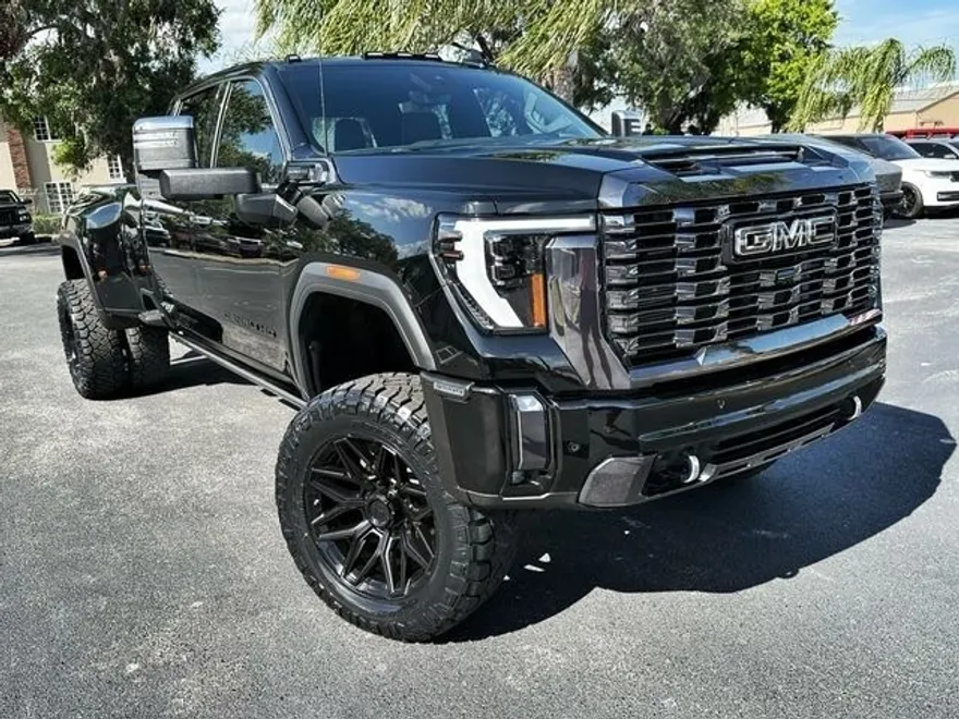 2024 Gmc Sierra HD Denali Ultimate photo 1