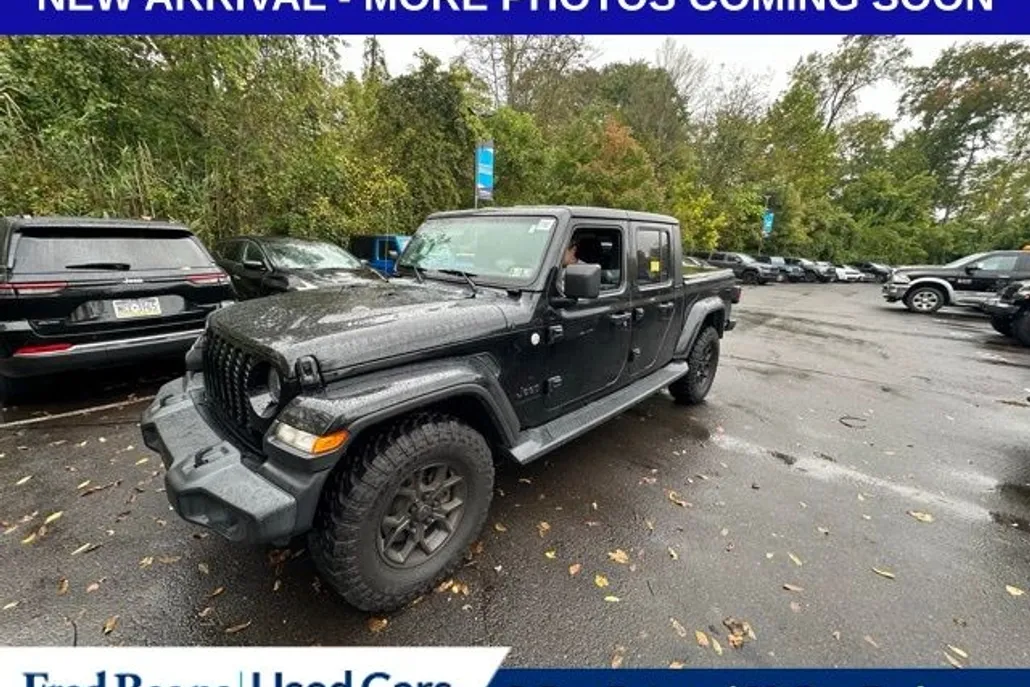 2021 Jeep Gladiator Sport S photo 1