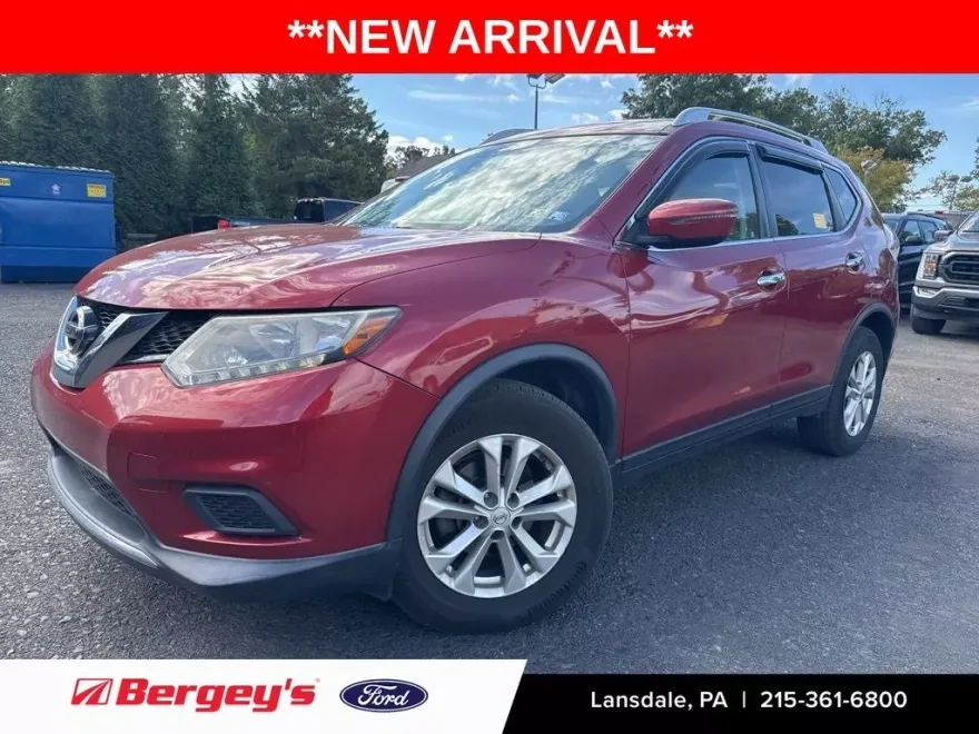 2016 Nissan Rogue SV photo 1