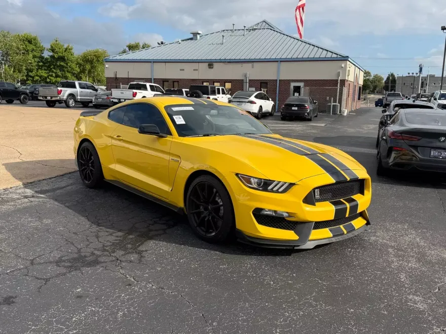 2017 Ford Mustang Shelby GT350 photo 1