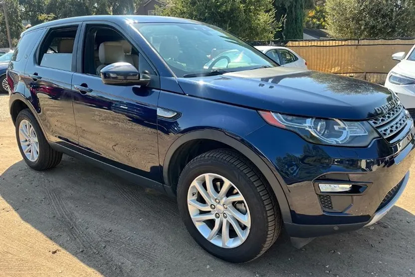 2016 Land Rover Discovery Sport HSE photo 1