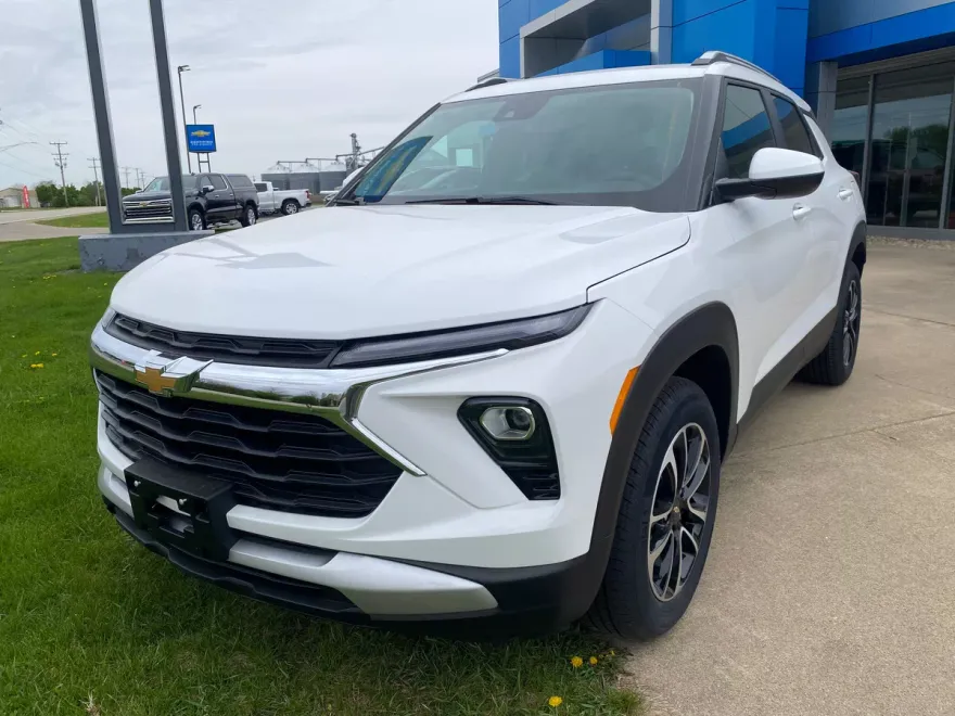 2025 Chevrolet Trailblazer LT photo 1