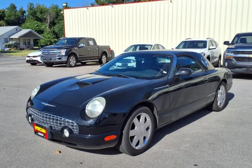 2002 Ford Thunderbird Deluxe photo 1