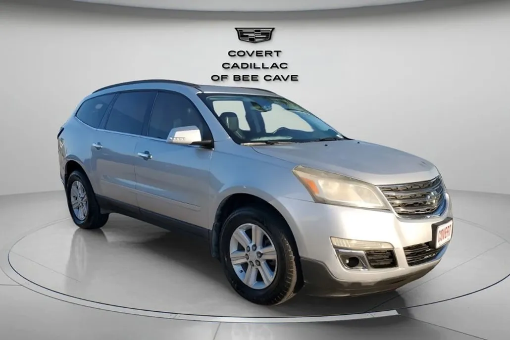 2013 Chevrolet Traverse 2LT photo 1