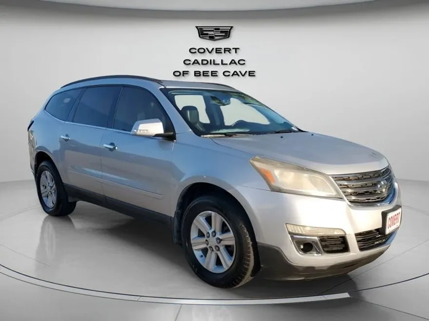 2013 Chevrolet Traverse 2LT photo 1