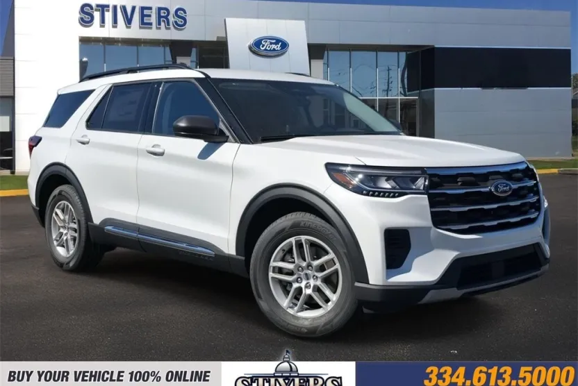 2025 Ford Explorer photo 1