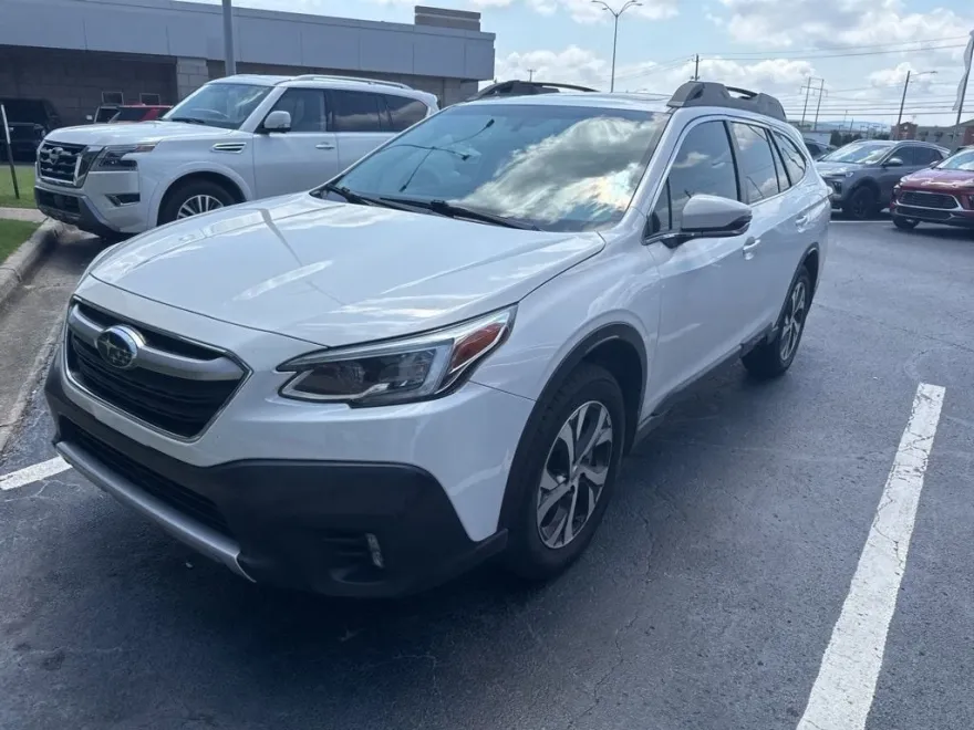 2020 Subaru Outback Limited photo 1