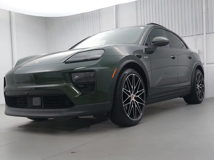 2025 Porsche Macan Electric photo 1