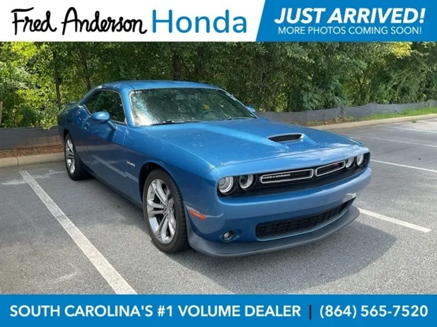 2022 Dodge Challenger R/T photo 1