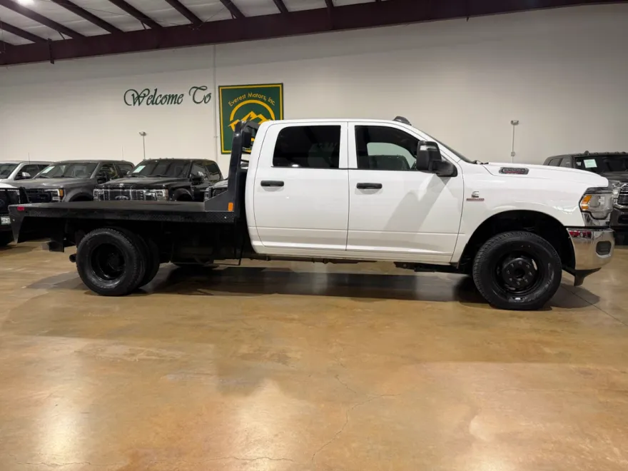 2024 Ram 3500 Tradesman photo 1