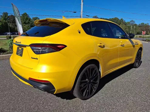 2023 Maserati Levante Modena S photo 4