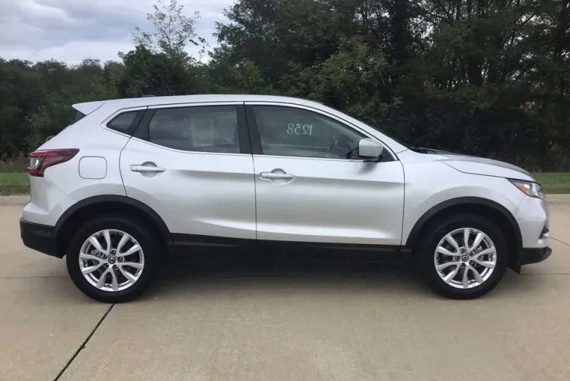 2022 Nissan Rogue Sport S photo 1