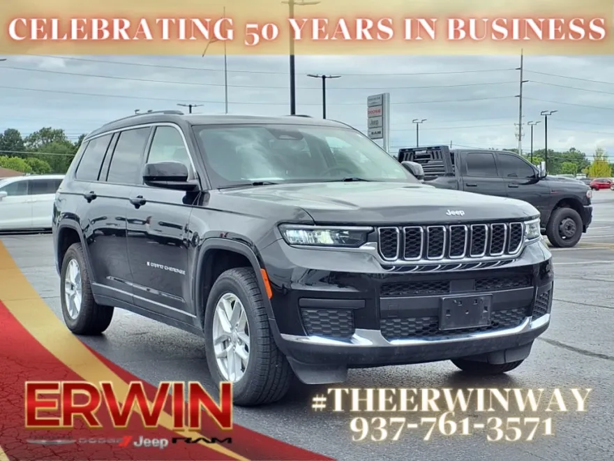 2023 Jeep Grand Cherokee Laredo photo 1