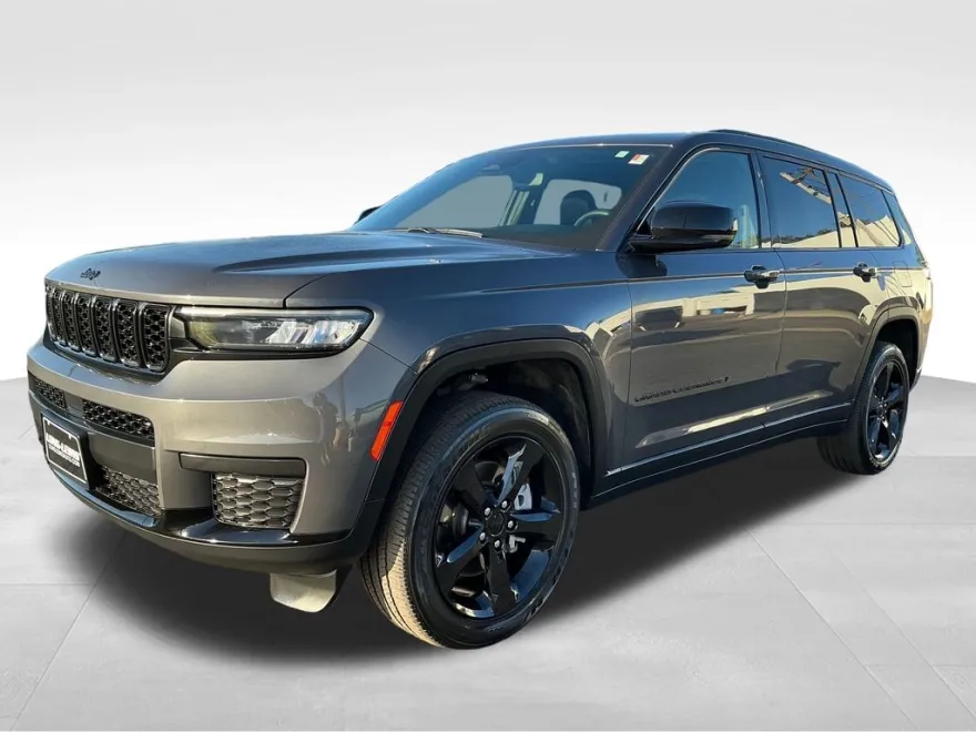 2023 Jeep Grand Cherokee Altitude photo 1