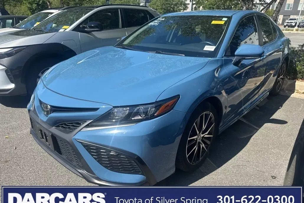 2024 Toyota Camry SE photo 1