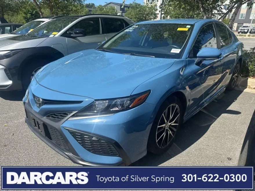 2024 Toyota Camry SE photo 1