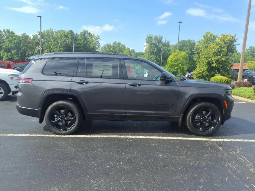 2025 Jeep Grand Cherokee Altitude X photo 1