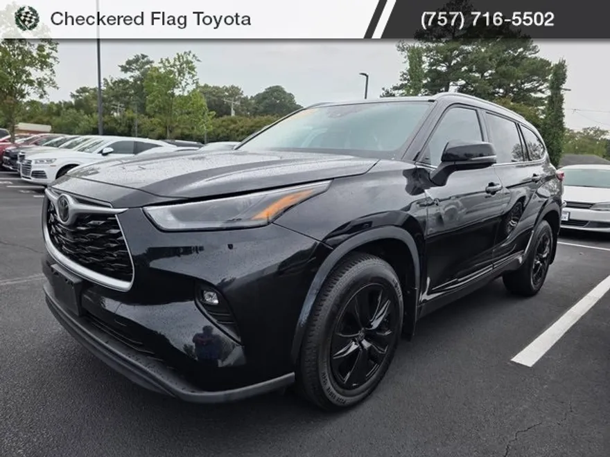 2022 Toyota Highlander XLE photo 1