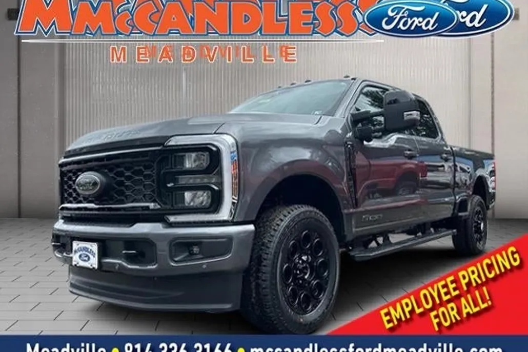 2025 Ford F-350 Lariat photo 1
