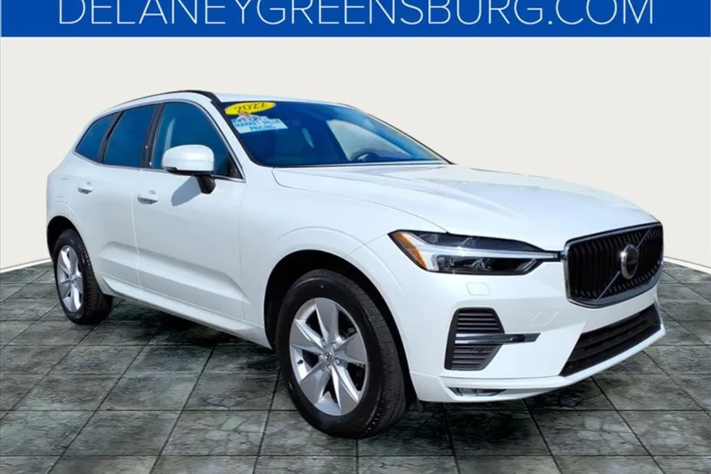 2022 Volvo XC60 B5 Momentum photo 1