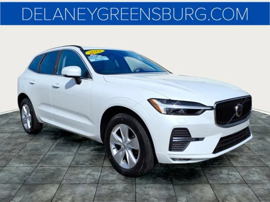2022 Volvo XC60 B5 Momentum photo 1