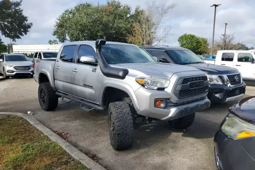 2020 Toyota Tacoma TRD V6 photo 1