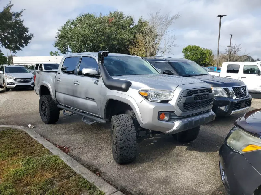 2020 Toyota Tacoma TRD V6 photo 1