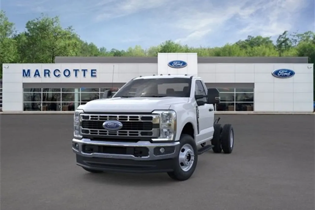 2025 Ford F-350 photo 1