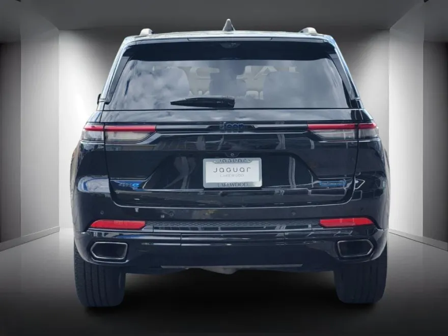 2023 Jeep Cherokee 80th Anniversary Edition photo 1