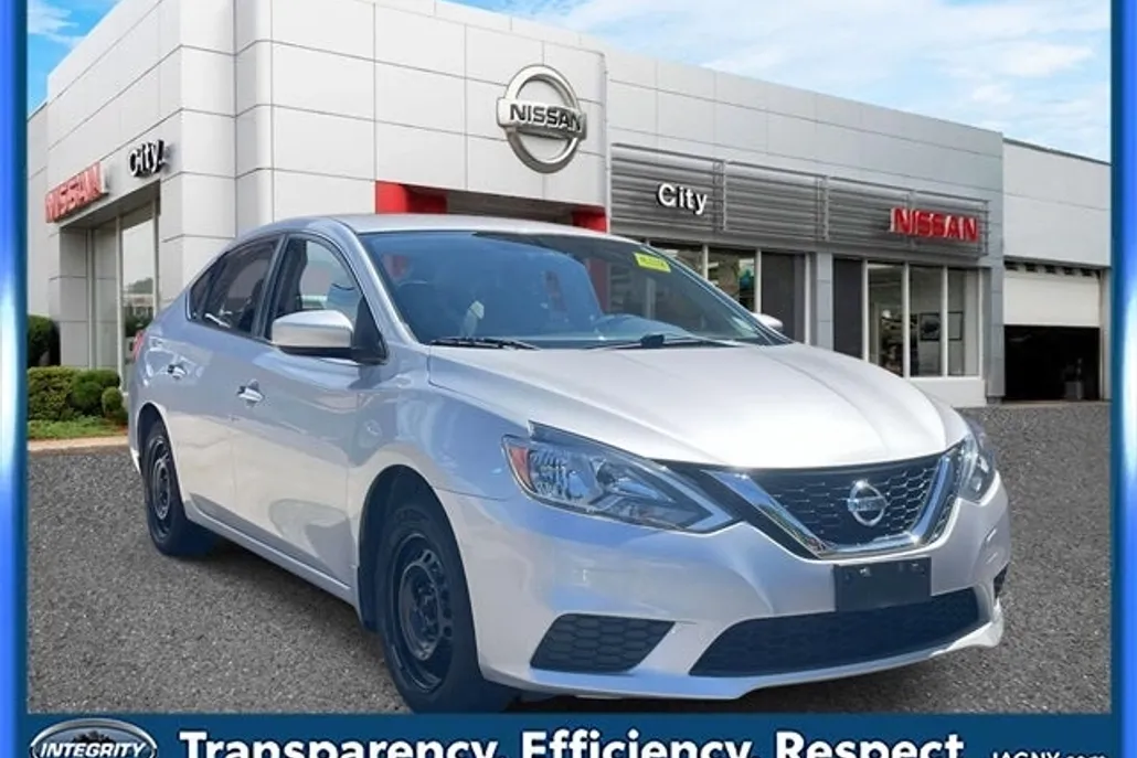 2016 Nissan Sentra S photo 1