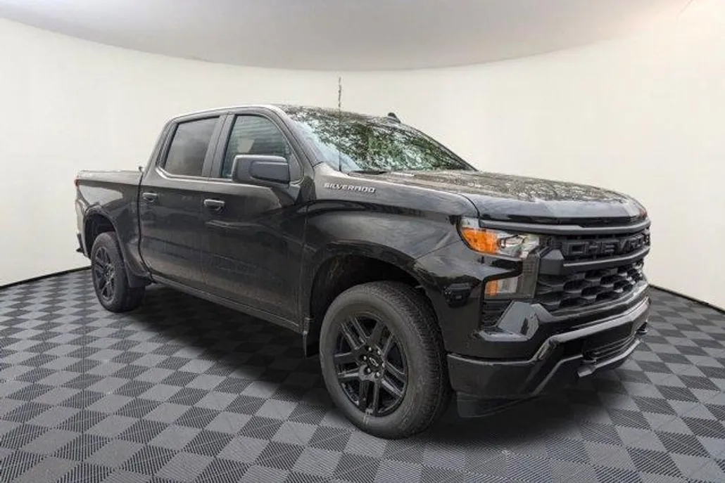 2025 Chevrolet Silverado 1500 Custom photo 1